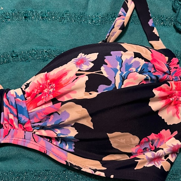 NWT Old Navy Blue Floral Bikini with Pink White Flowers Size Medium - Picture 2 of 5